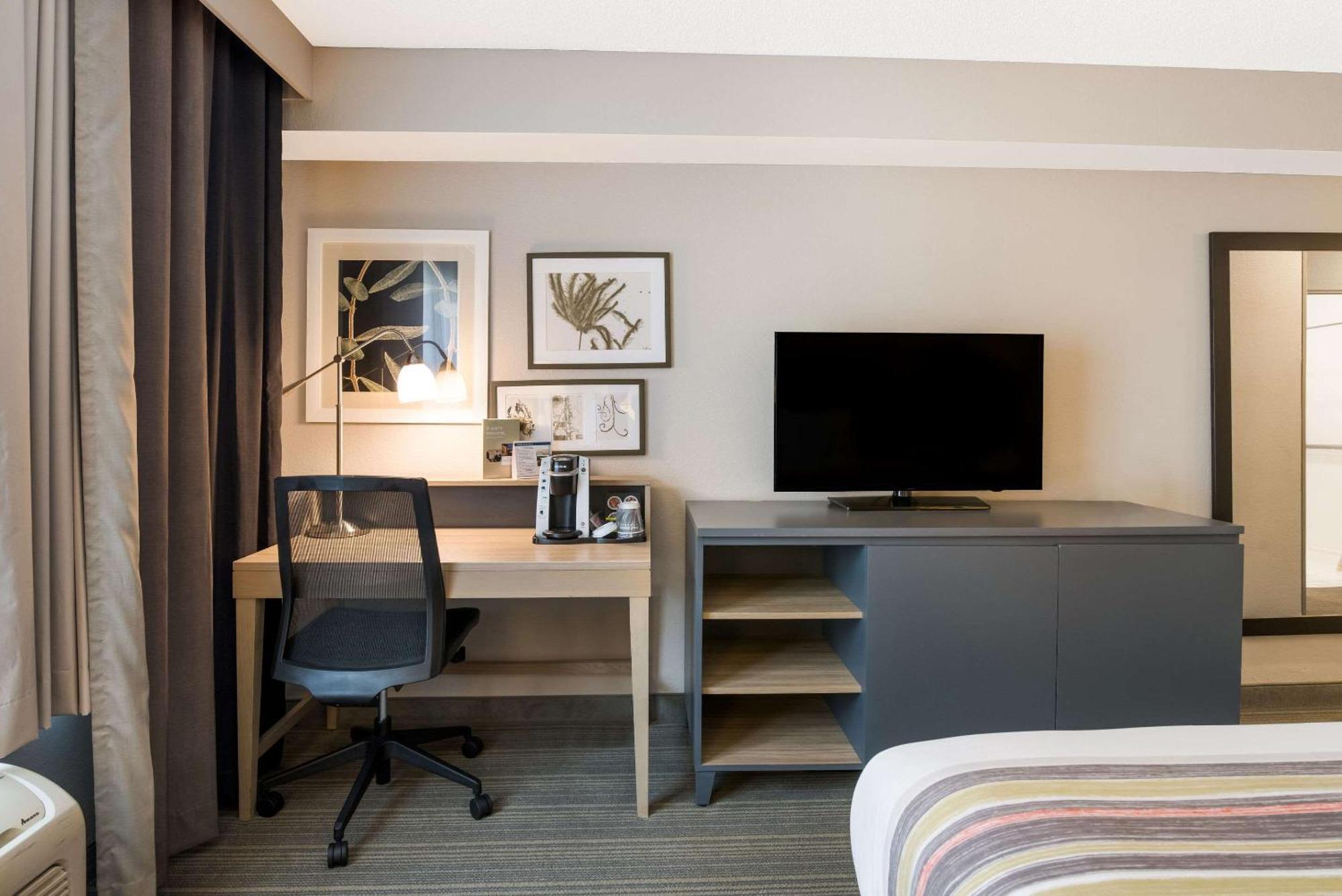 Country Inn & Suites By Radisson, Wichita East, Ks ภายนอก รูปภาพ