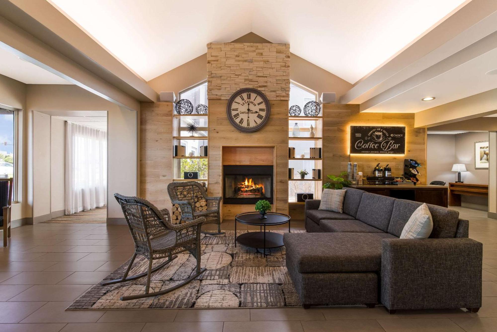 Country Inn & Suites By Radisson, Wichita East, Ks ภายนอก รูปภาพ