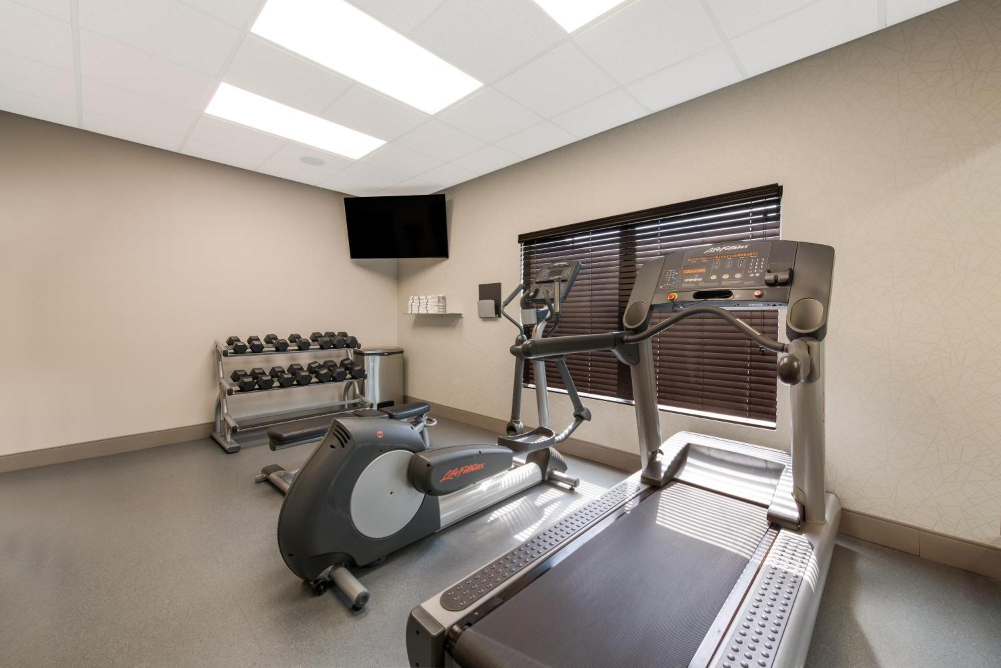 Country Inn & Suites By Radisson, Wichita East, Ks ภายนอก รูปภาพ